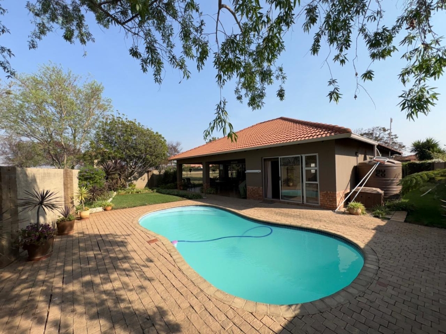 3 Bedroom Property for Sale in Waterkloof East North West
